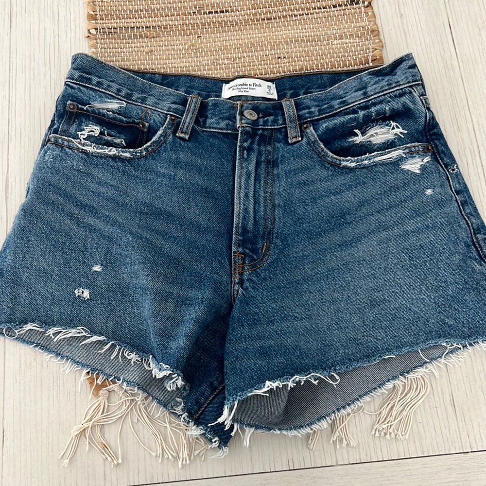 Abercrombie & Fitch boyfriend short mid rise sz 6 nwot